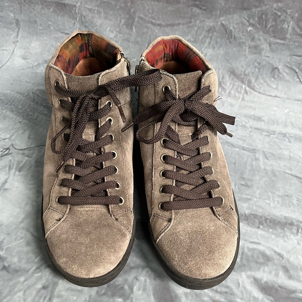 Born Swanson Suede Sneakers